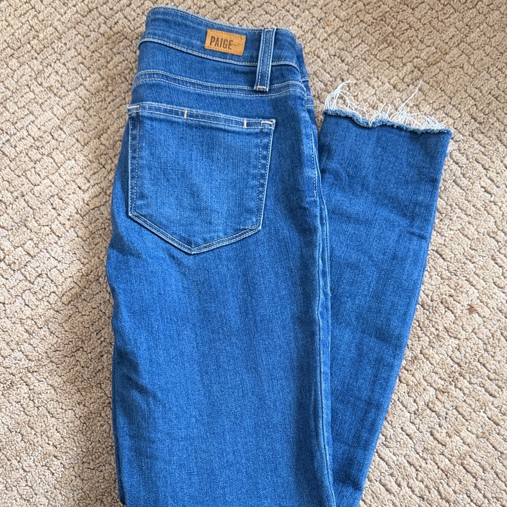 PAIGE Women's Kyle Crop Blue Jeans